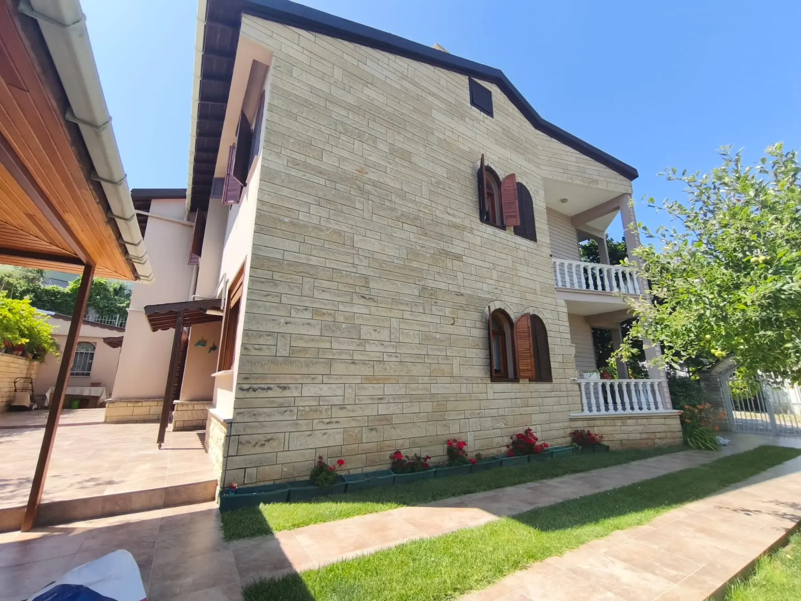 Property in Sile